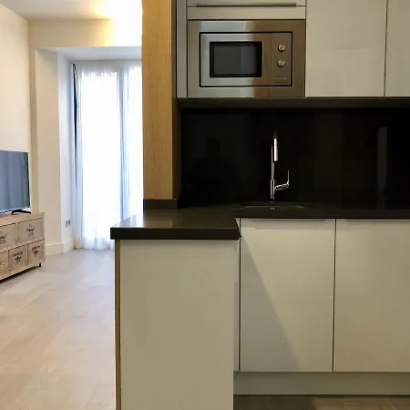 Apartamento Urbanliving Cisneros