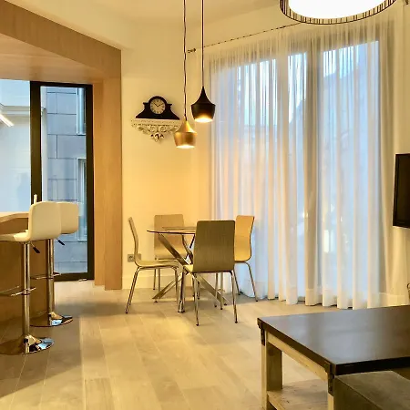 Apartamento Urbanliving Cisneros *