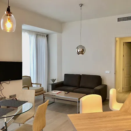 Apartamento Urbanliving Cisneros