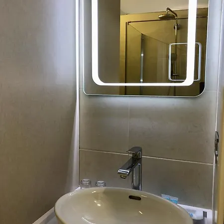 Apartamento Urbanliving Cisneros *