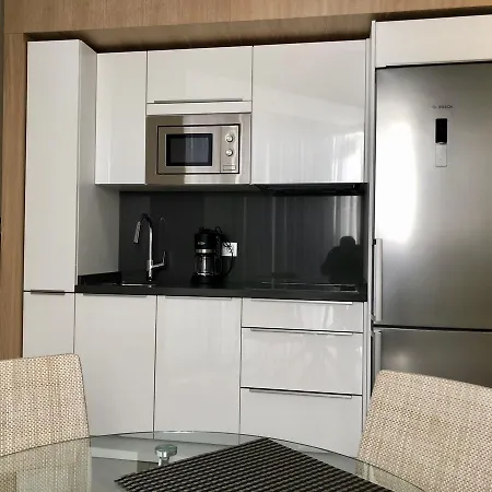 Urbanliving Cisneros Apartamento *